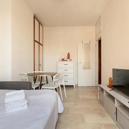 Guesthost - Comfy Porta Venezia Mm1 Appartamento Milano